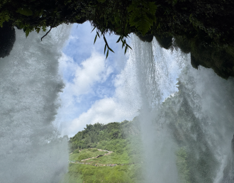 【聚美貴州】<黃果樹(shù)/西江千戶苗寨/荔波大小七孔/灑金谷/夜郎洞/青巖古鎮(zhèn)/荔波古鎮(zhèn)>雙動(dòng)五天游